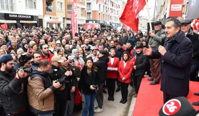 Tepebaşı Belediye Başkanı Ataç, Çamlıca Mahallesi Seçim İletişim Merkezi’ni Açtı