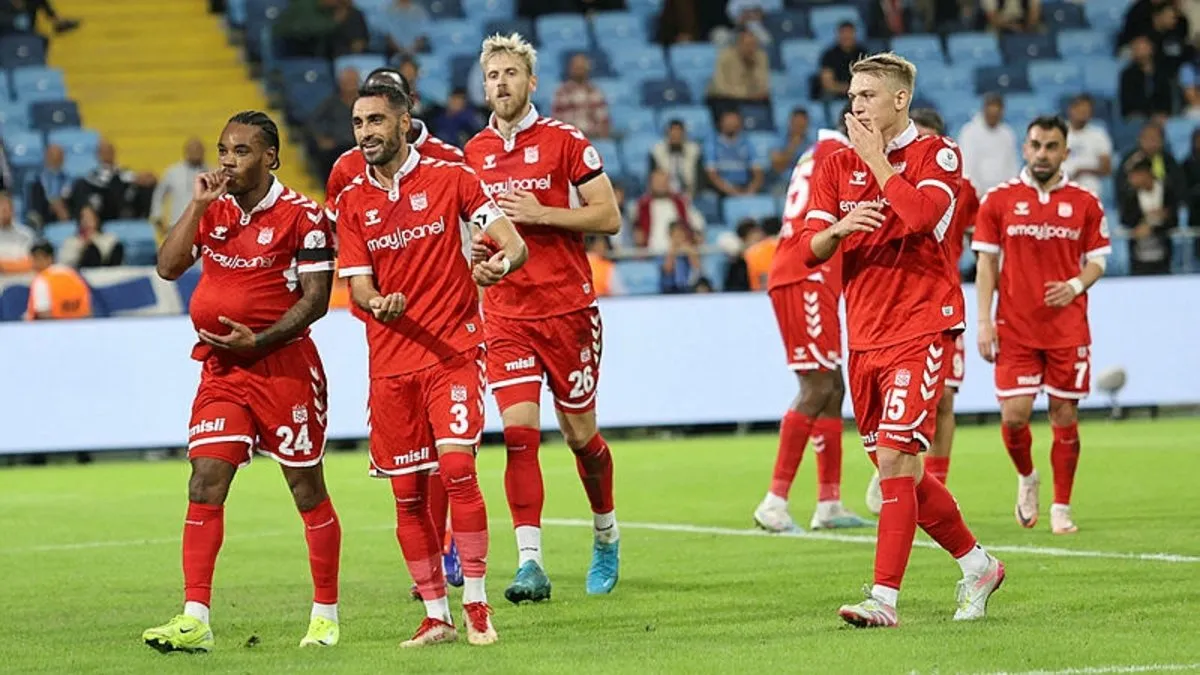 Sivasspor, 2-0 geriden gelip Adana Demirspor’u yıktı