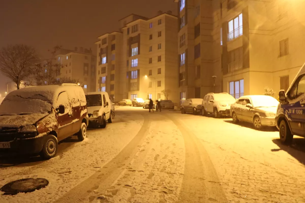 Hakkari’de Kar Yağışı Nedeniyle Eğitime 1 Gün Ara Verildi