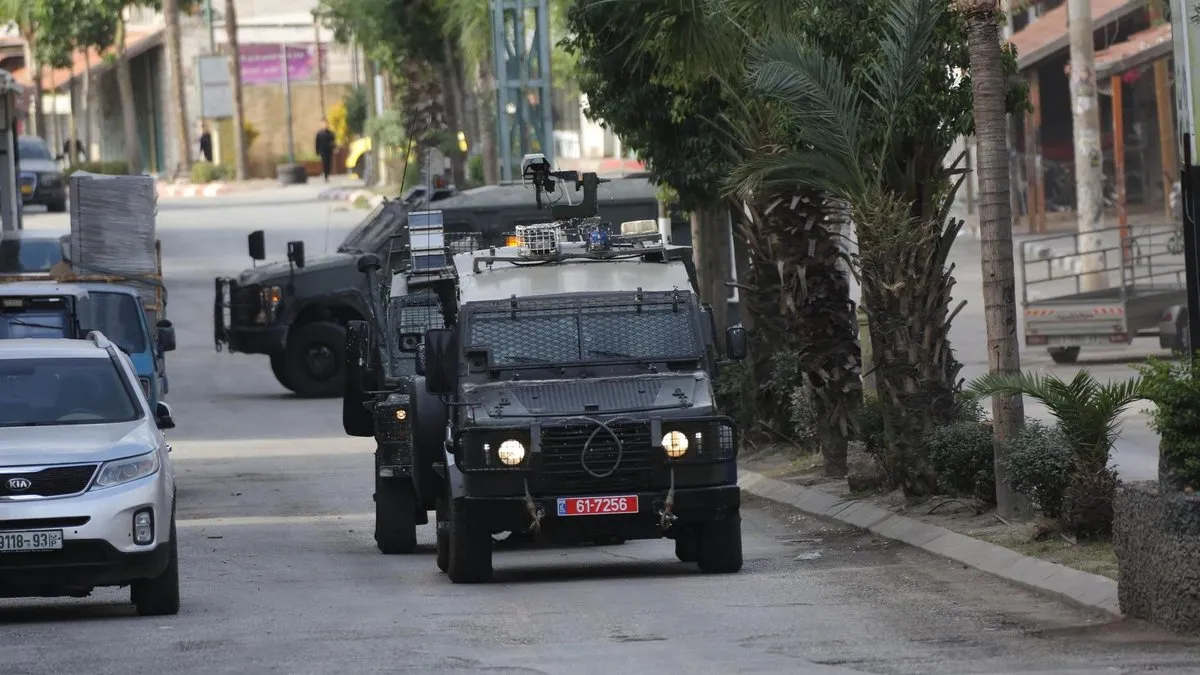 Katil İsrail Batı Şeria’ya baskın düzenledi